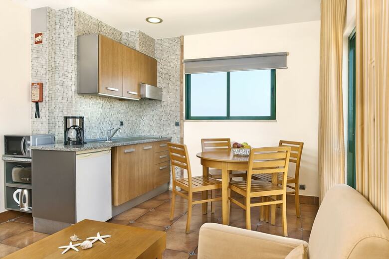 Oceanus Aparthotel