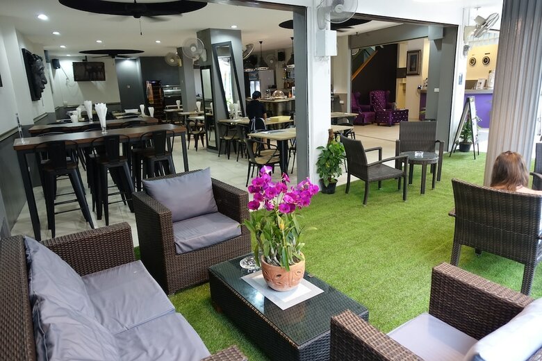 Hotel C&c Residence Bistro Restaurant