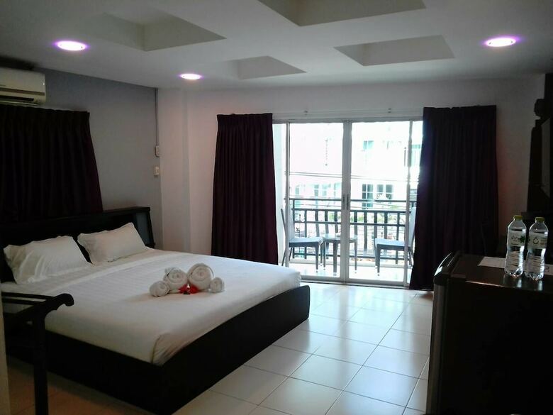 Hotel C&c Residence Bistro Restaurant