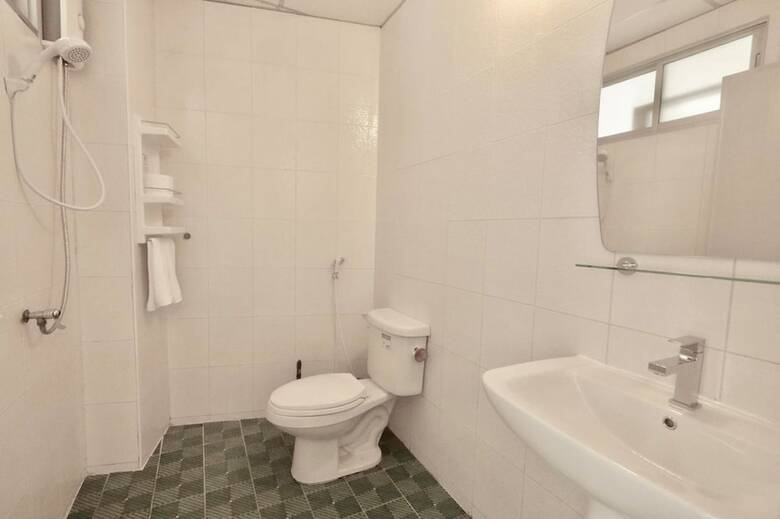 Hotel C&c Residence Bistro Restaurant