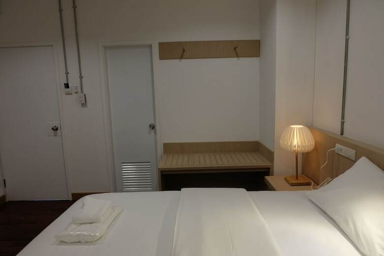 Hotel F Plus F Hostel