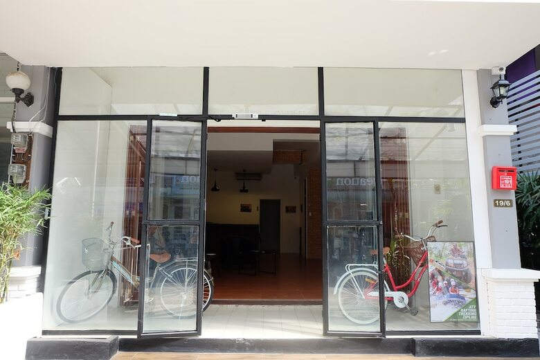 Hotel F Plus F Hostel