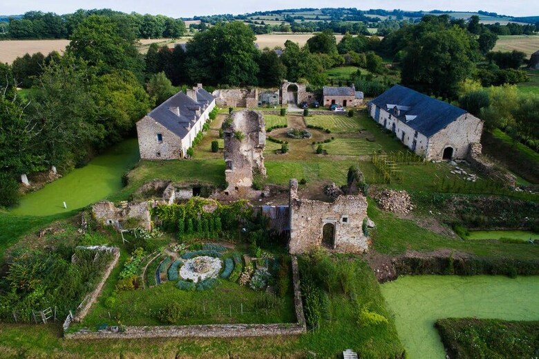 Hotel Ch�teau de La Chasse-guerre