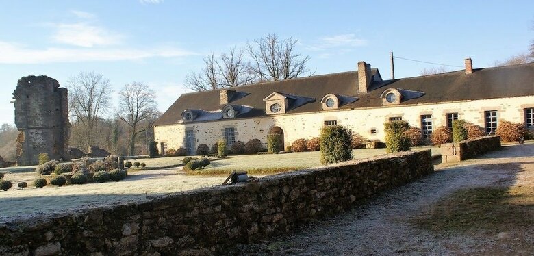 Hotel Ch�teau de La Chasse-guerre