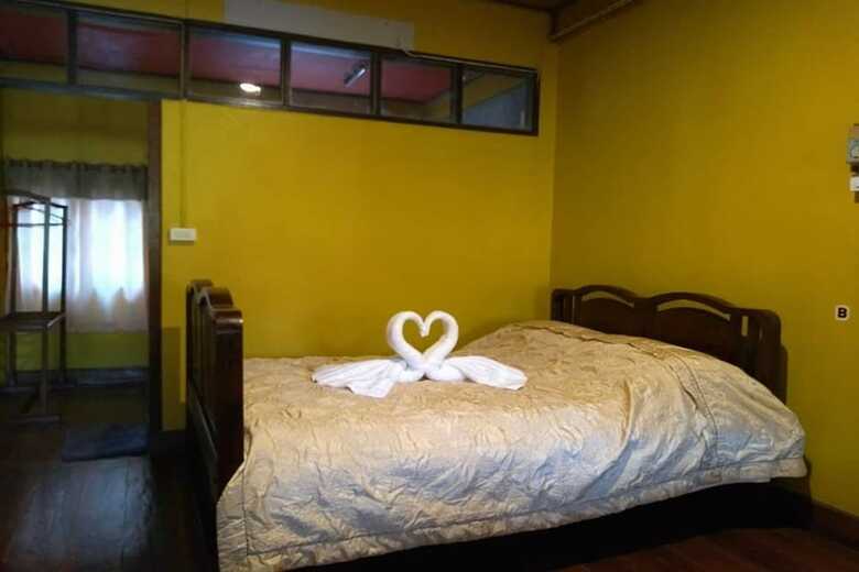 Hostal Crossroads House - Hostel