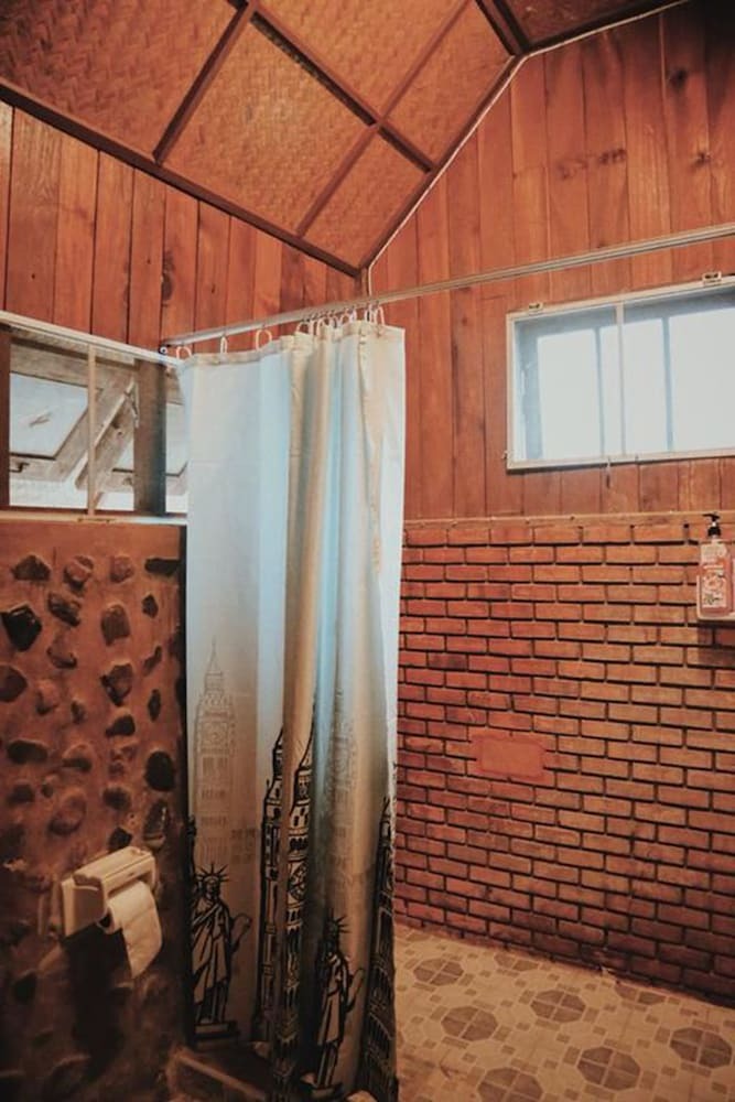 Hostal Crossroads House - Hostel
