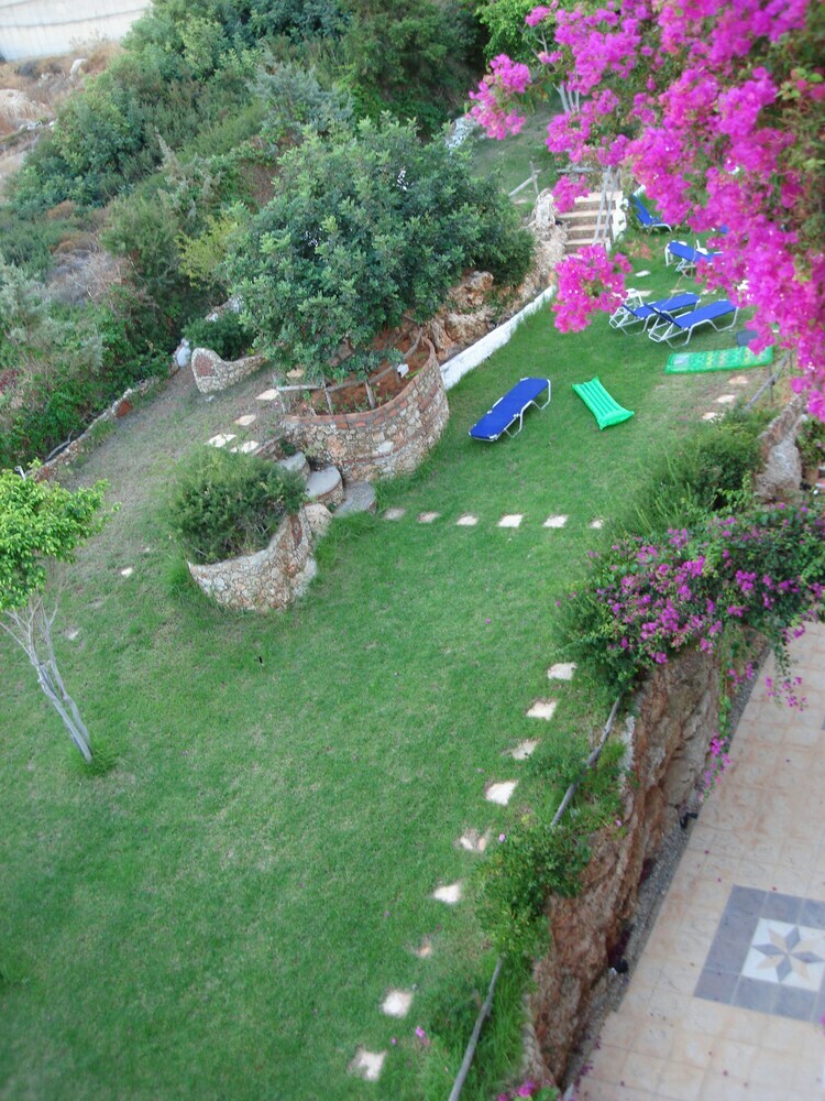 Iliostasi Beach Apartments