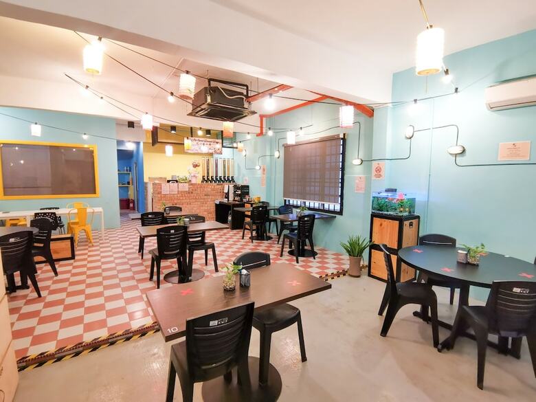 Hostal Dfs Capsule Hotel - Hostel