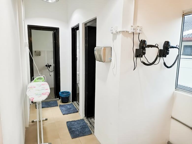 Hostal Dfs Capsule Hotel - Hostel