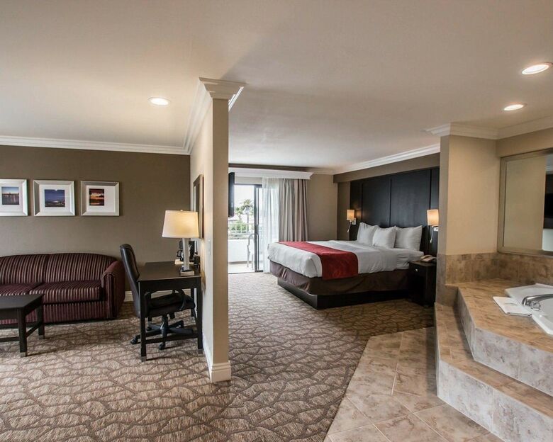 Hotel Comfort Suites San Clemente Beach