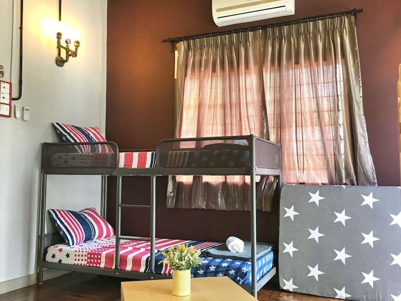 Ibook 3 - Beachside Bungalow