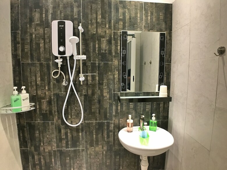 Hotel Ibook 4 - Deluxe 2bedroom Gurney Suites