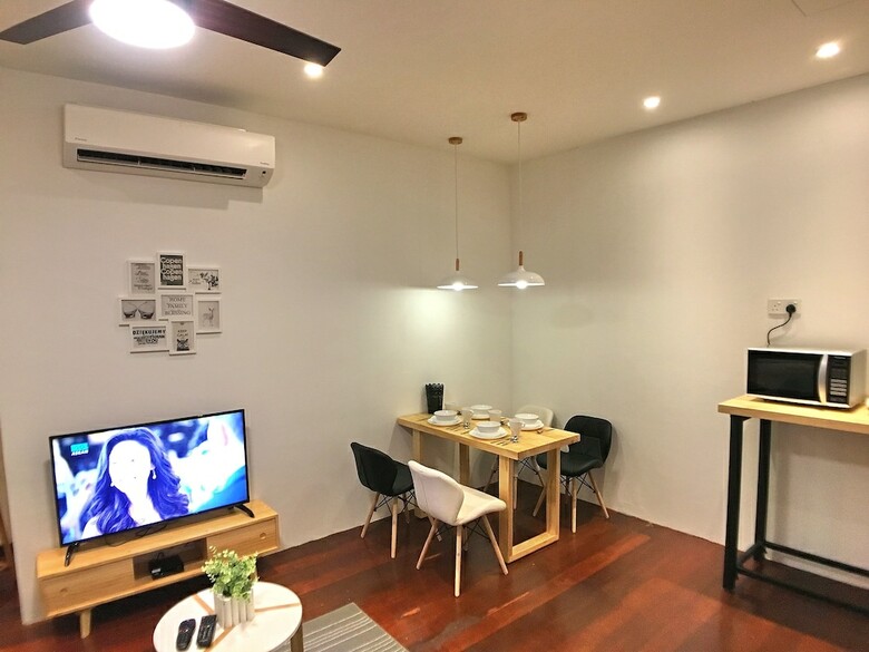 Ibook 7 - 2bedroom Gurney Studio Suites