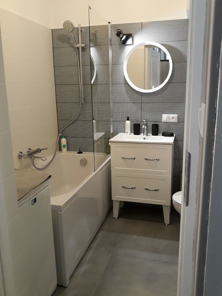 2 Bedroom City Center Apartment