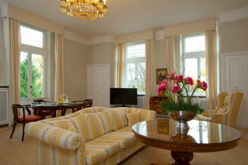 Hotel Schlo� Tremsb�ttel