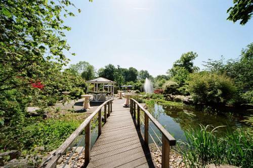Hotel Schlo� Tremsb�ttel