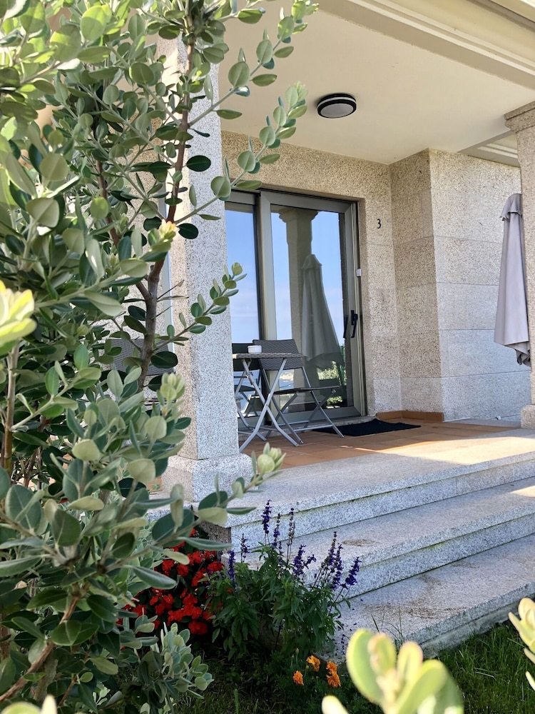 Villa Casa Con Jard�n A 50m de La Playa En H�o