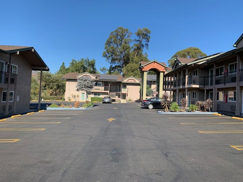 Motel Olive Tree Inn & Suites