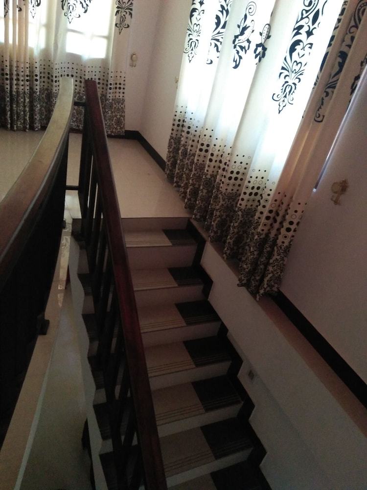 Hotel Vihara Safari Homestay