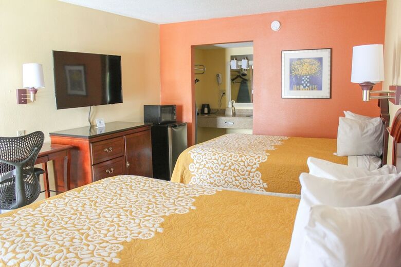 Motel Rose Garden Inn & Suites