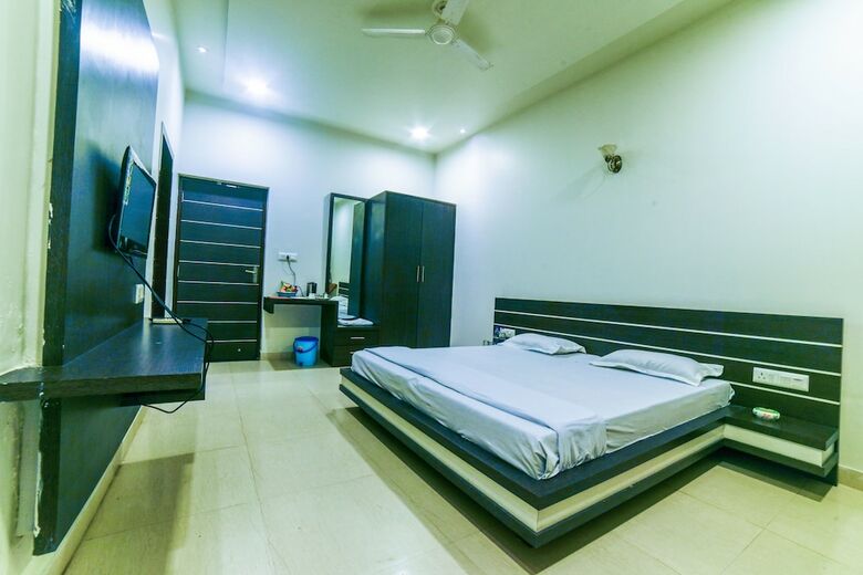Hotel Teja Garden
