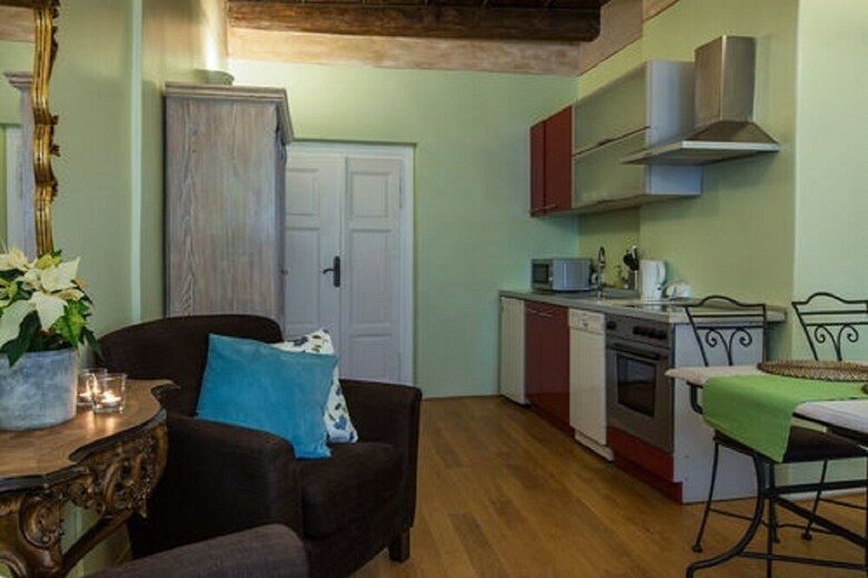 Charming Prague Apartments At Black Star
