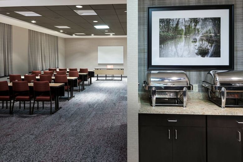 Hotel Courtyard By Marriott Alexandria Old Town/southwest