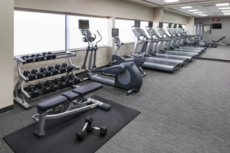 Hotel Courtyard By Marriott Alexandria Old Town/southwest
