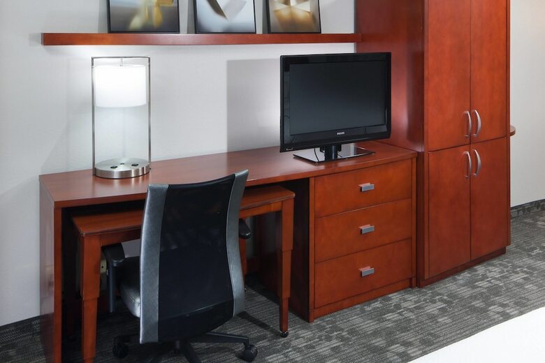 Hotel Courtyard By Marriott Alexandria Old Town/southwest