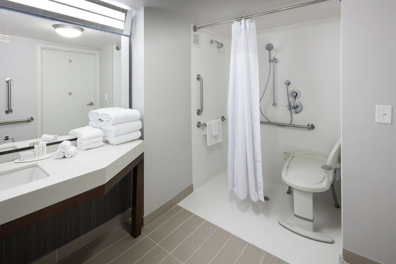 Hotel Courtyard By Marriott Alexandria Old Town/southwest