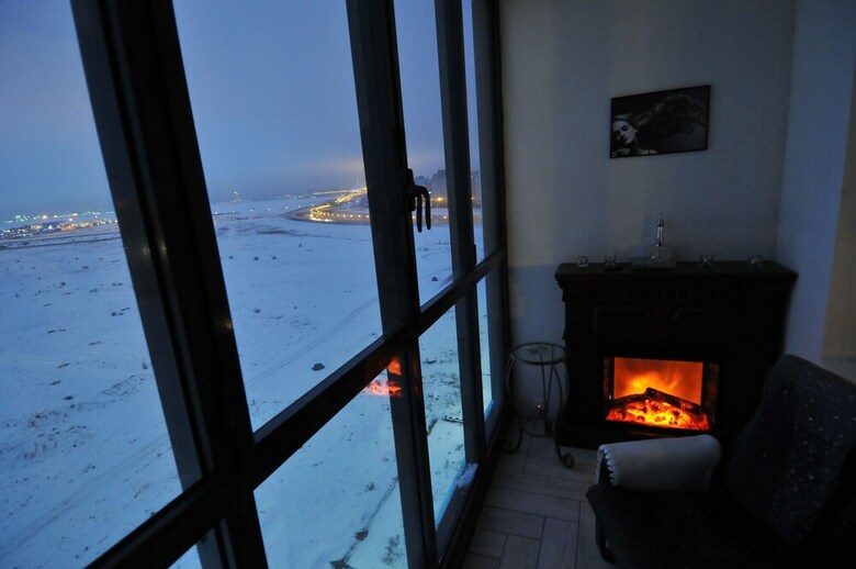 Aelita Apartment With Port View