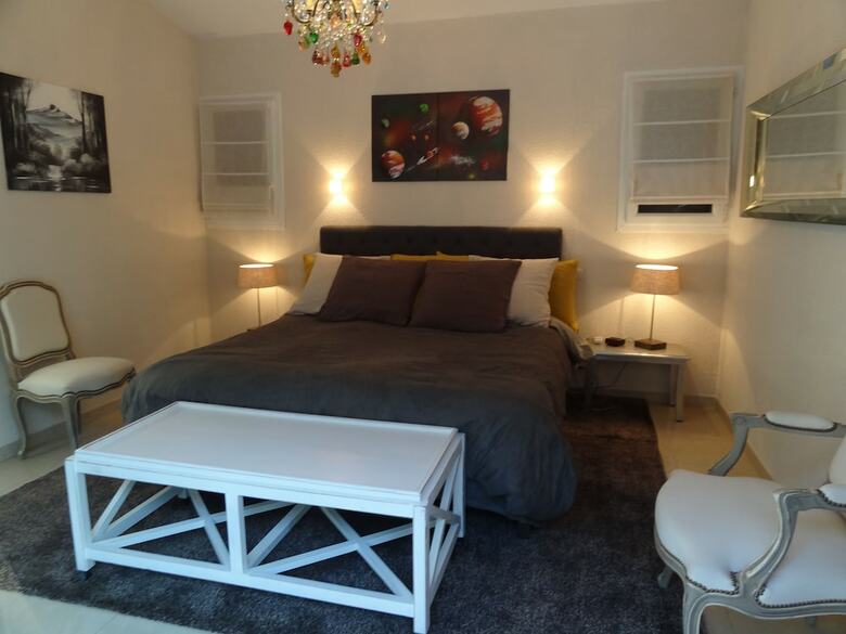 Hotel Locations Des Alpilles