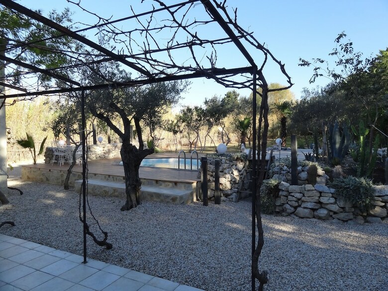 Hotel Locations Des Alpilles