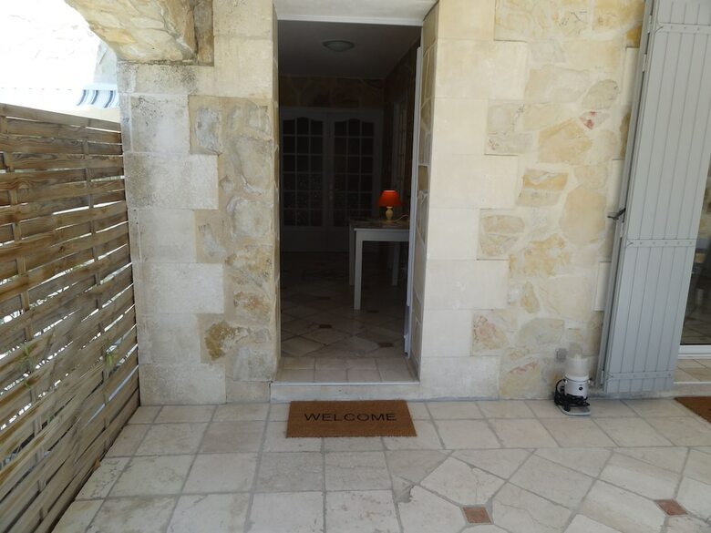 Hotel Locations Des Alpilles