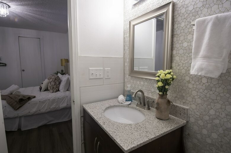 Villa 5 Br - Best Location Next To French Qt