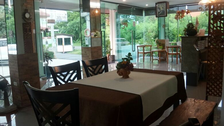 Hotel Narai Iyara Palace Lopburi