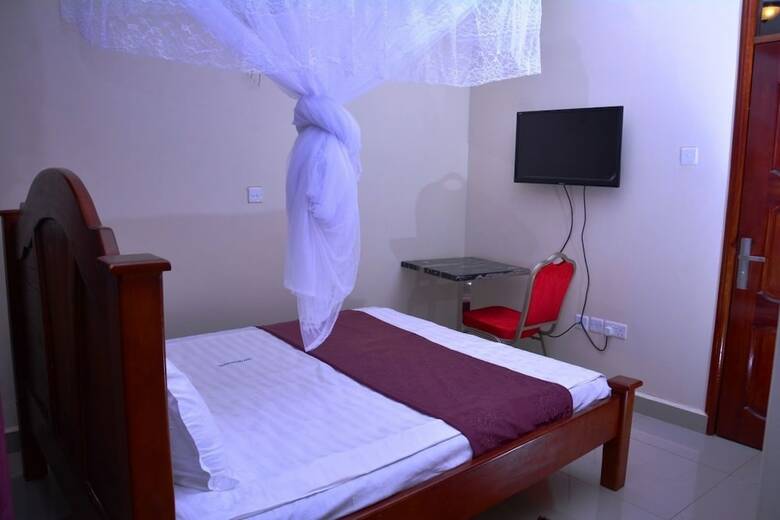 Mak-queen Hotel