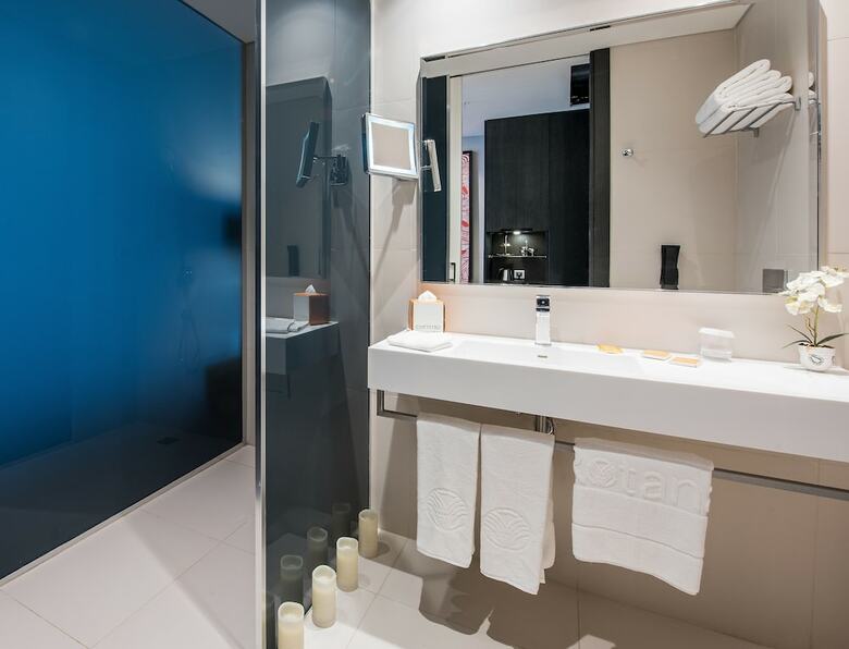 Hotel Centro Westside By Rotana