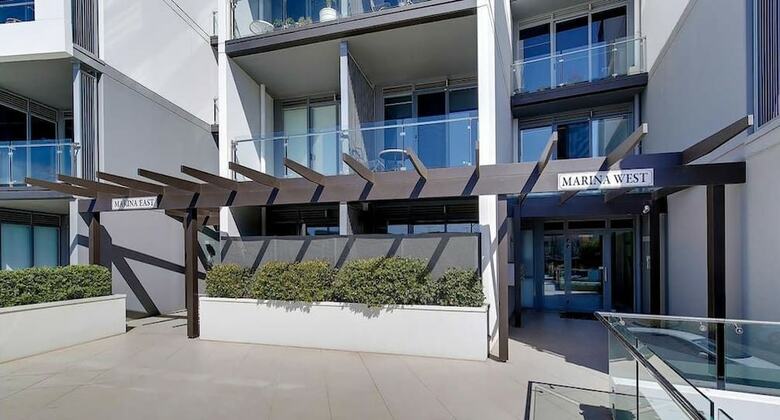 Marina View Apartment On The Maribyrnong River, Melbourne