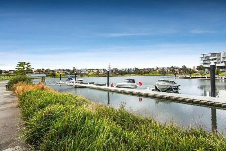 Marina View Apartment On The Maribyrnong River, Melbourne