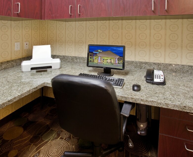 Holiday Inn Express Hotel & Suites Merced