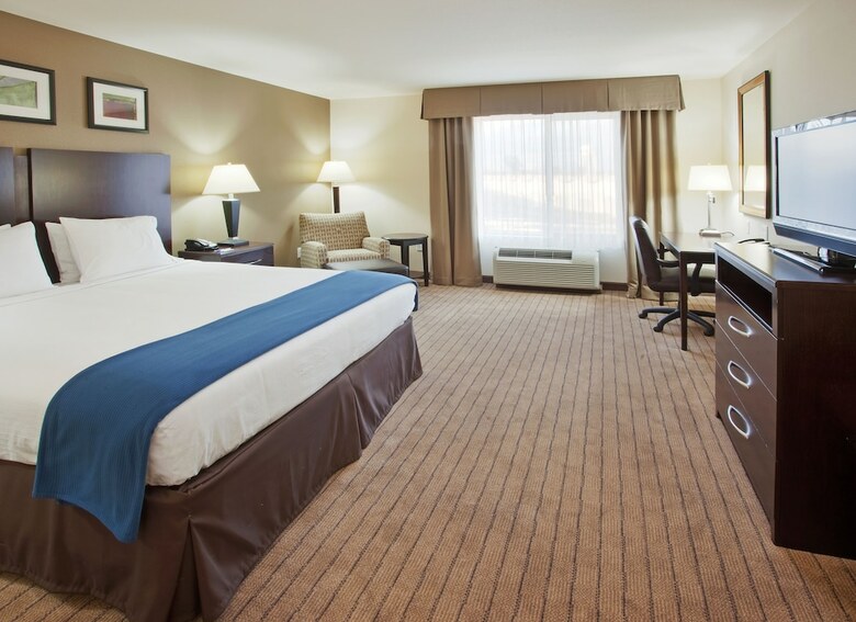 Holiday Inn Express Hotel & Suites Merced