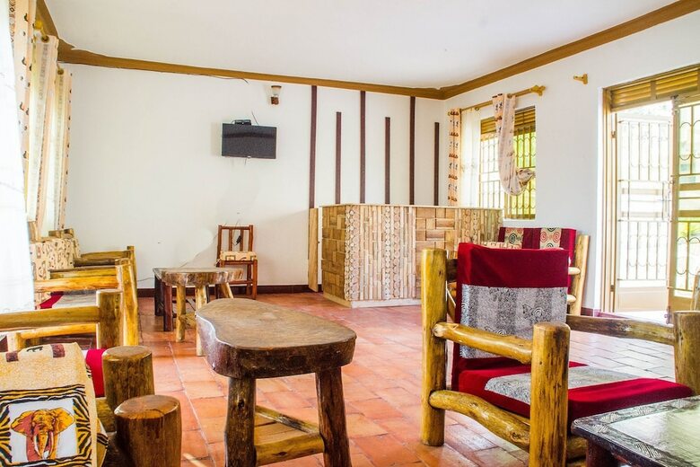 Posada Queen Elizabeth Park View Tourist Lodge