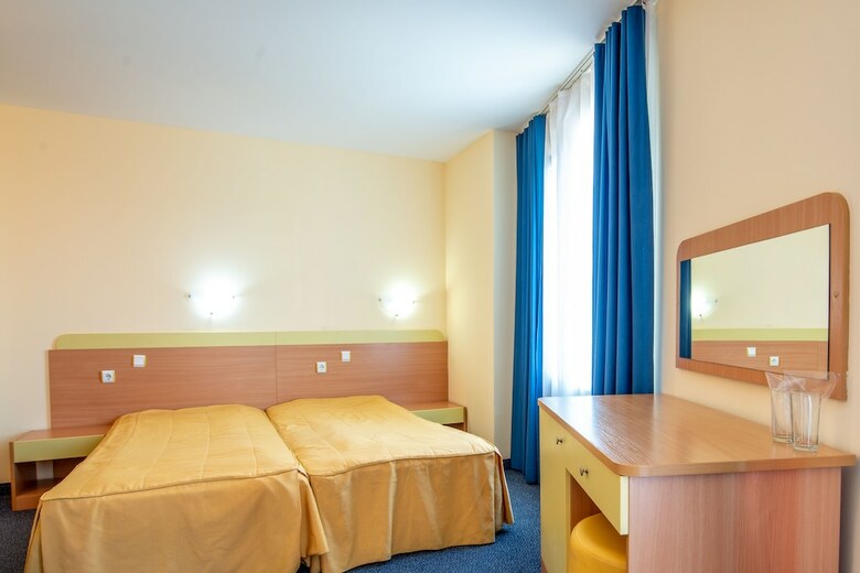 Family Hotel Sunday