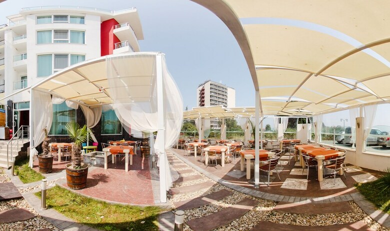 Family Hotel Sunday