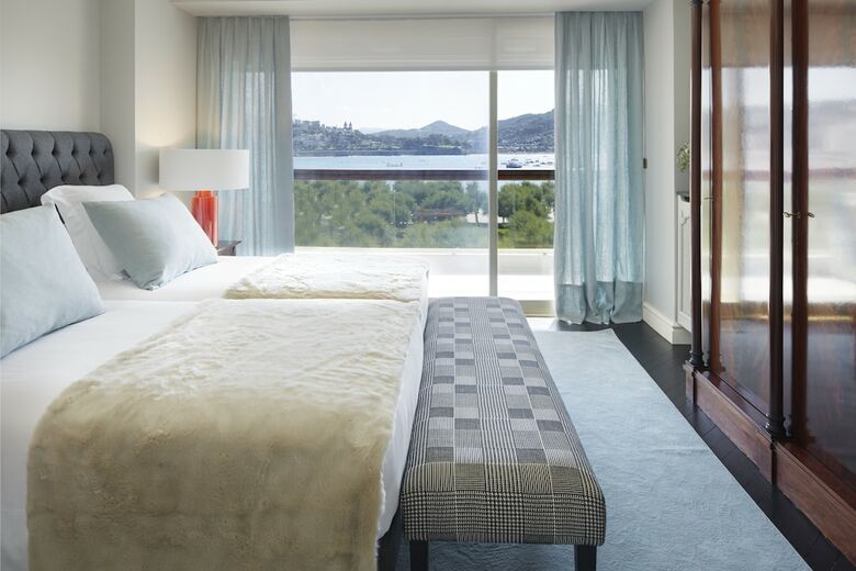 Playa de La Concha 10 Apartment By Feelfree Rentals