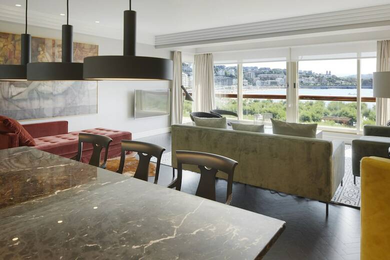 Playa de La Concha 10 Apartment By Feelfree Rentals
