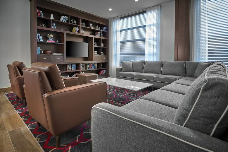 Hotel Four Points By Sheraton Edmonton West