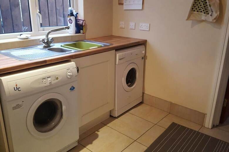 Belfastbreaks - Modern 4 Bedroom Townhouse In South Belfast