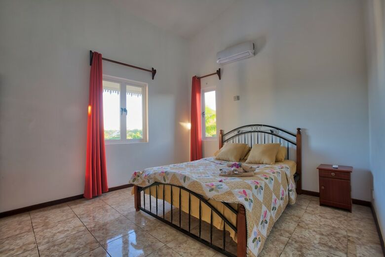 Hibiscus Villa - 5 Rooms